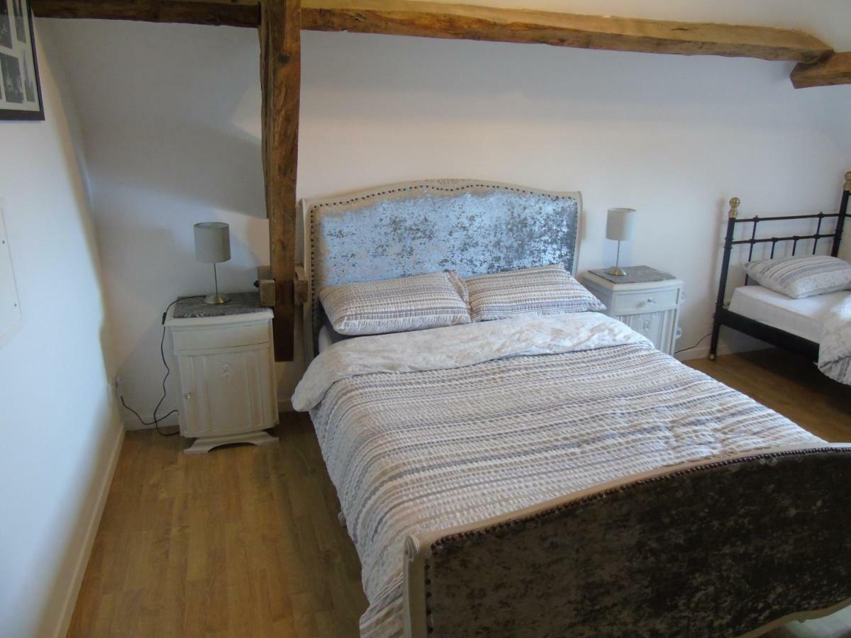 Puy Larousse Farm House Bed and Breakfast Linards Esterno foto